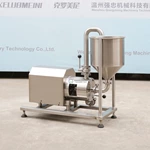 Mobile pump with hopper